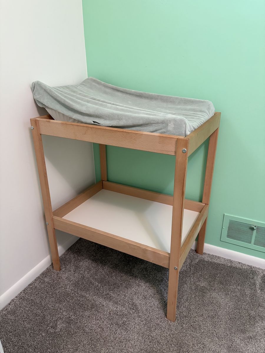 Baby changing table with changing pad/cover