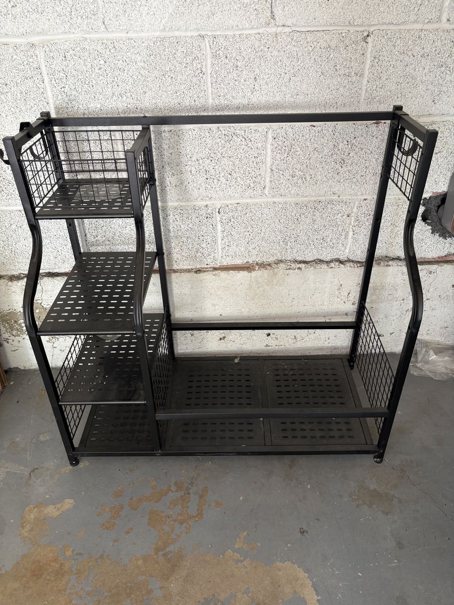 Rack for golf bag/clubs