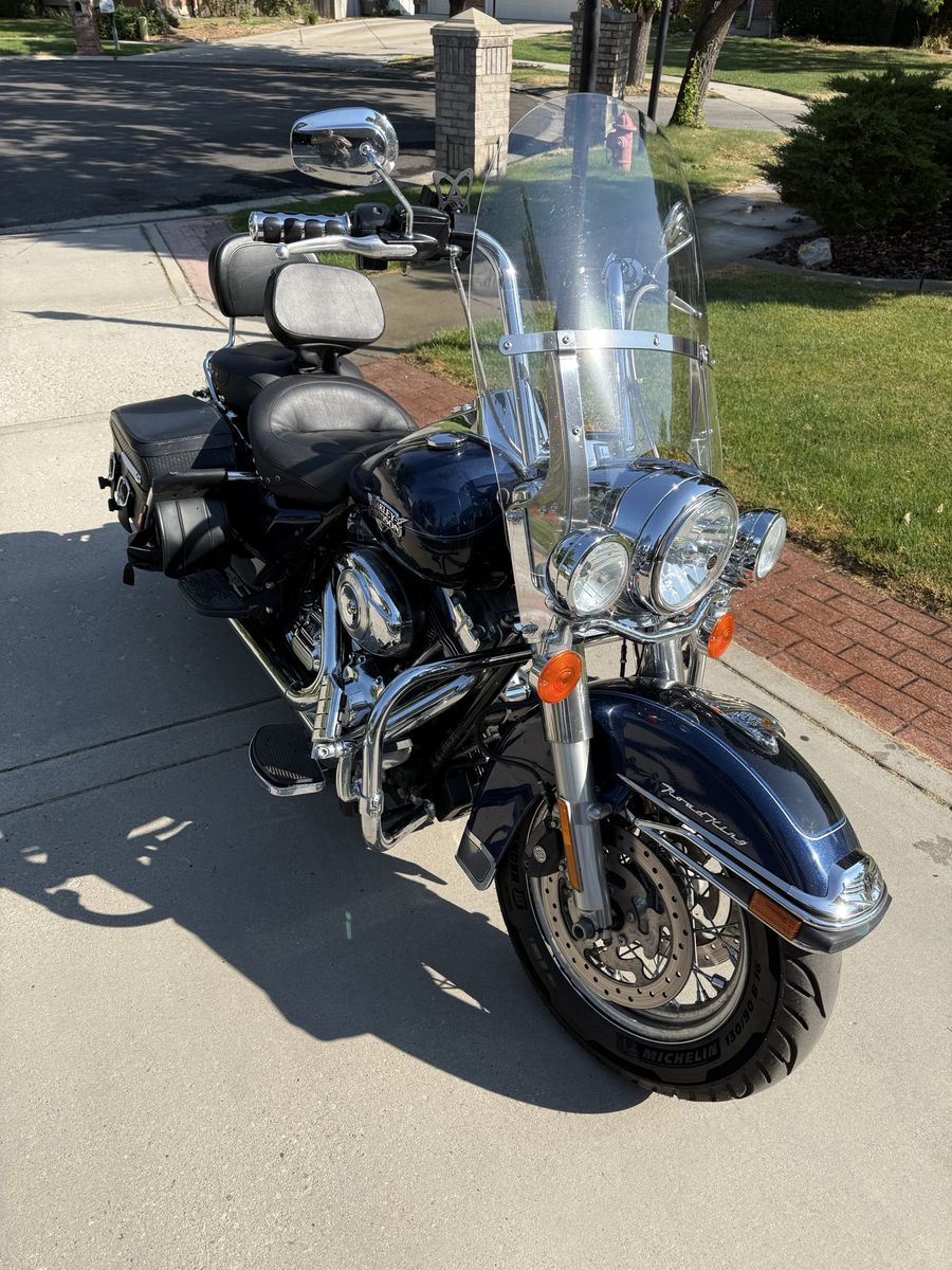 Harley-Davidson Road King Classic, Low Miles, Excellent Condition