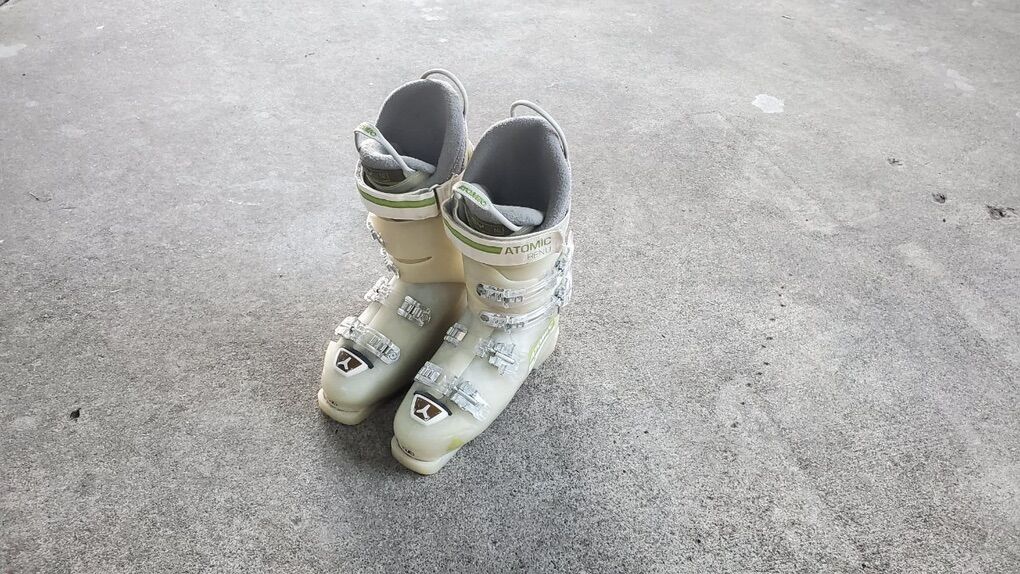 Atomic Renu Sz 9.5-10.5 Ski Boots 314mm Mondo 27.5