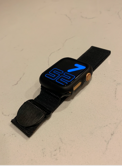 Apple Watch SE 40mm with 3 Accessories