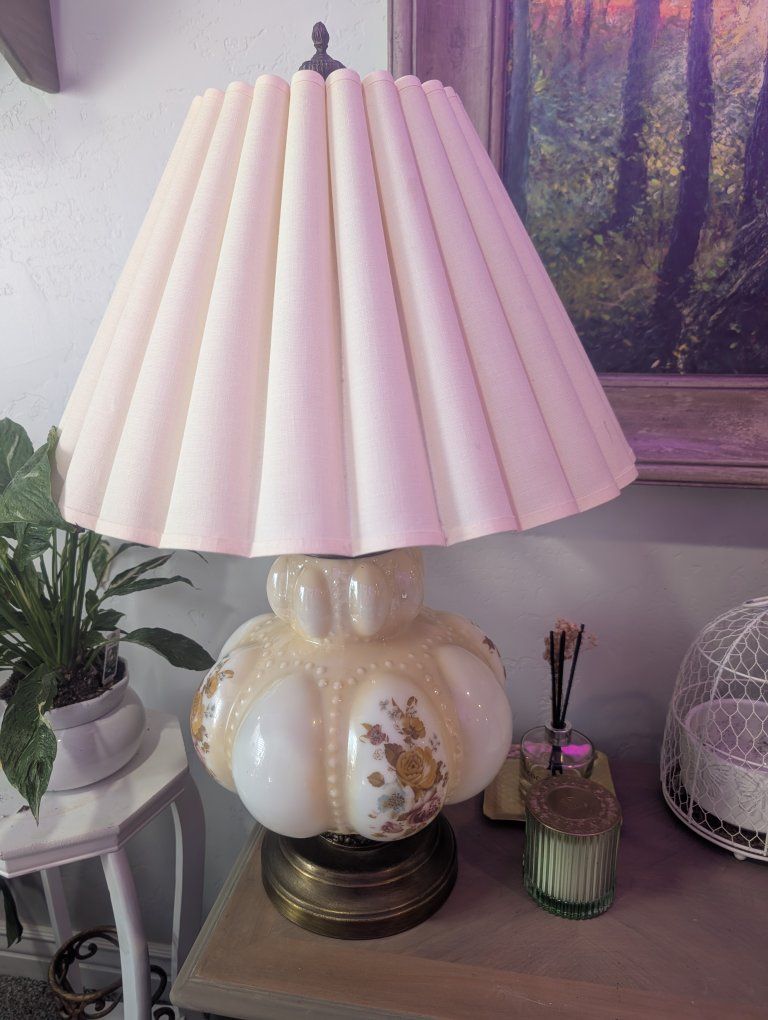 Vintage Hollywood Regency table lamp