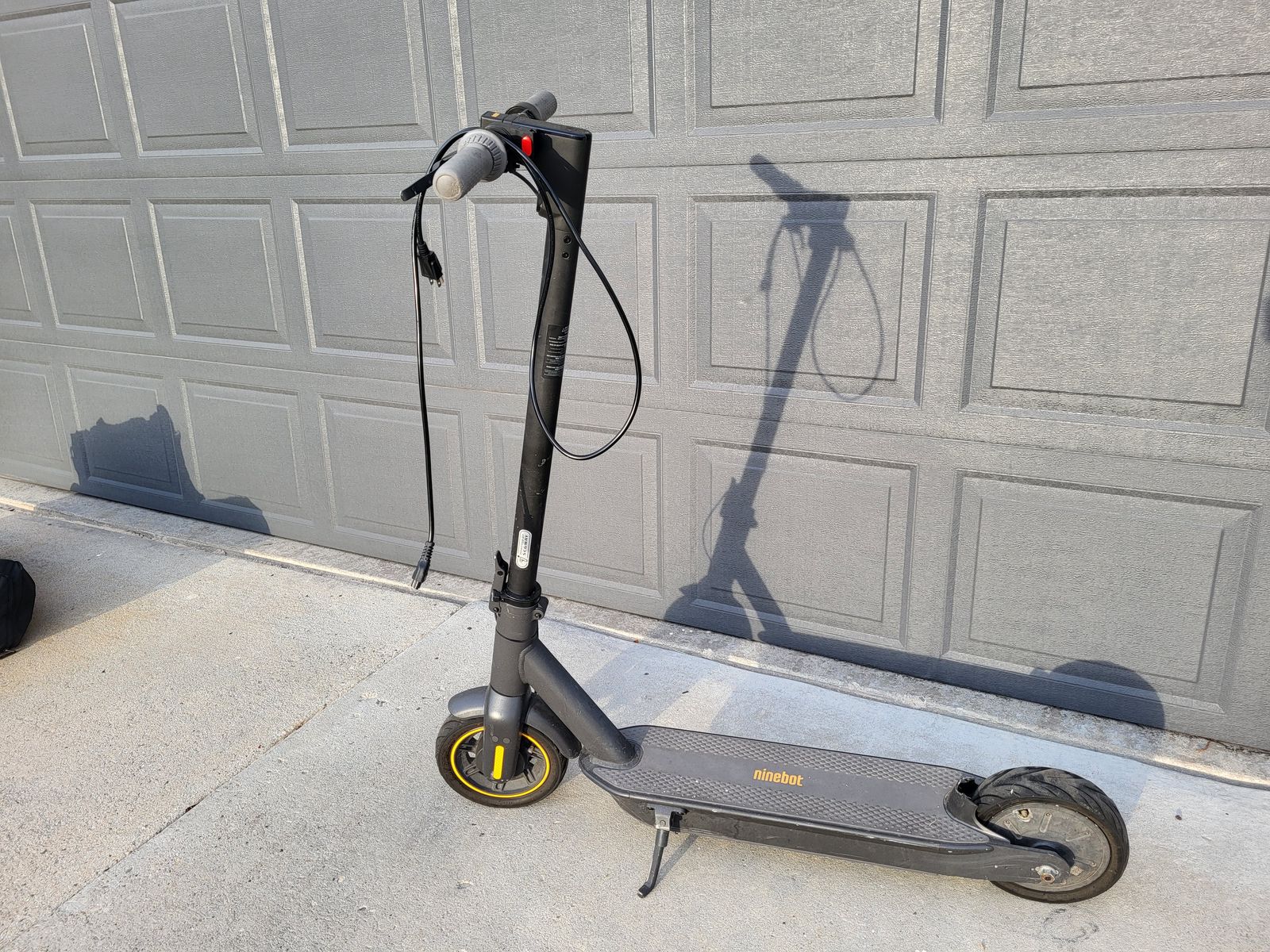 Segway Ninebot MAX Electric Kick Scooter (G30P)