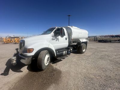 2015 FORD F-750 2000 GALLON WATER TRUCK
