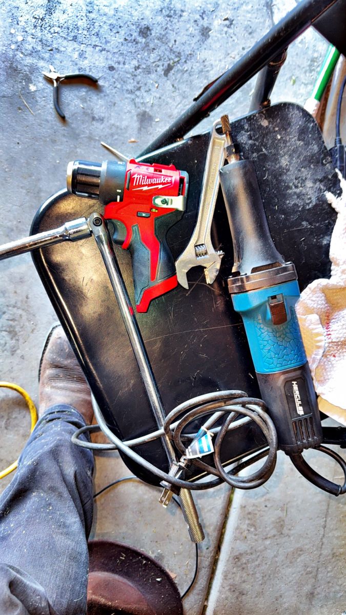 Milwaukee M12 Cordless Drill/Driver - Compact Power Tool