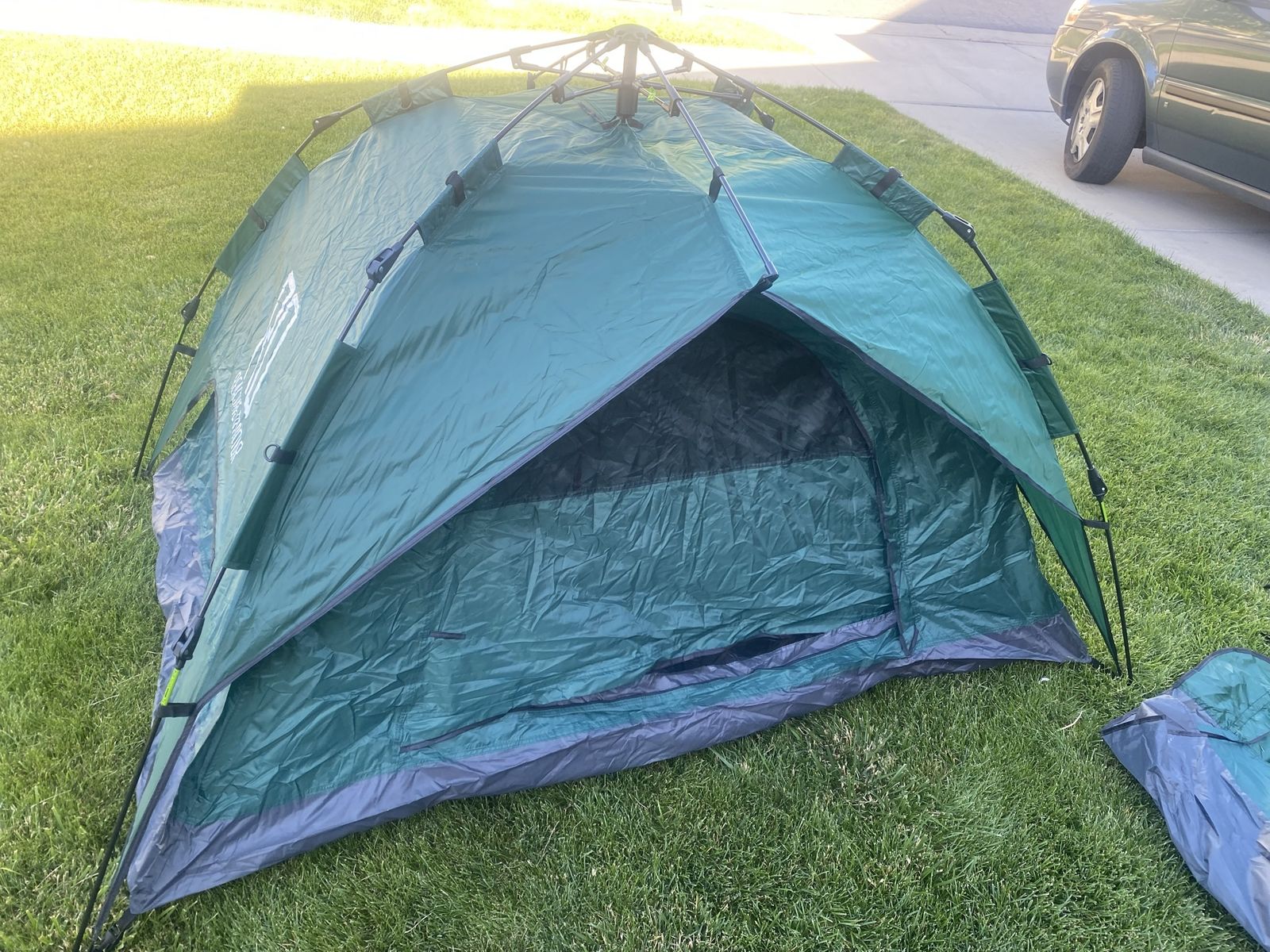 Reactive Outdoors 3-second Tent