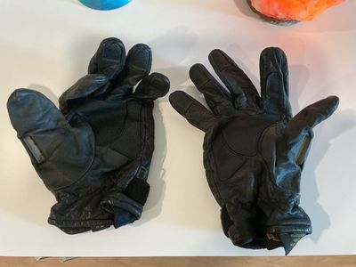 Harley Davidson XL Black Leather Motorcycle Gloves - Fair Condition
