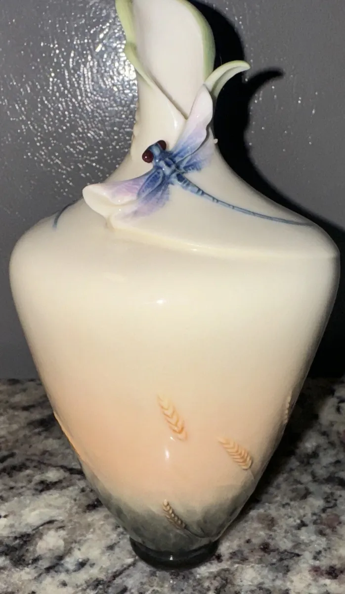 Franz Dragonfly Vase No. FZ00189 designed and sculptued by Jen Woo