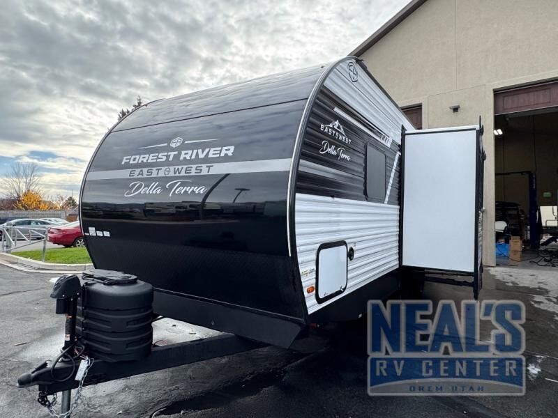 2026 EAST TO WEST Della Terra 241BH