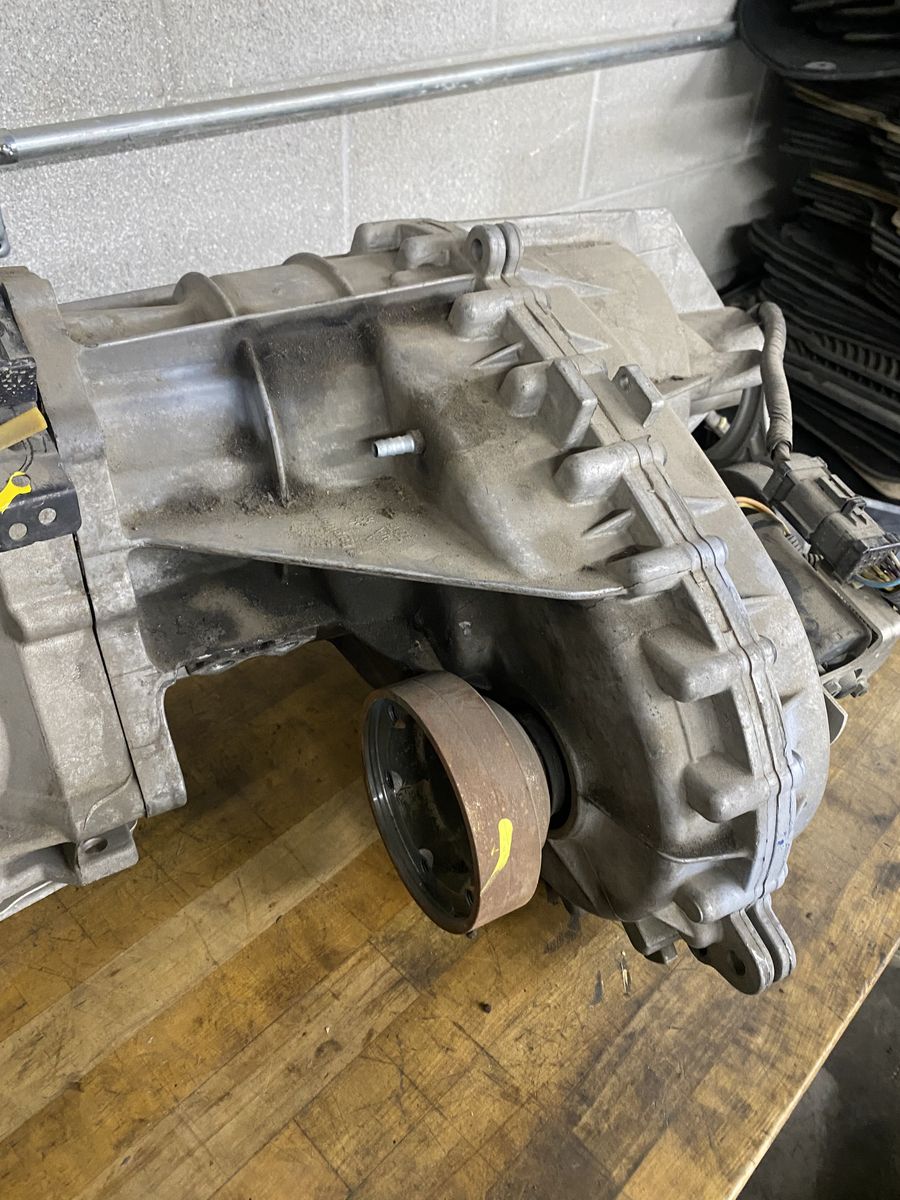2015-2017 Ford Expedition 3.5l 4x4 REAR Transfer case  FL14-7A195-CA or fits  F150 4x4 3.5l engine