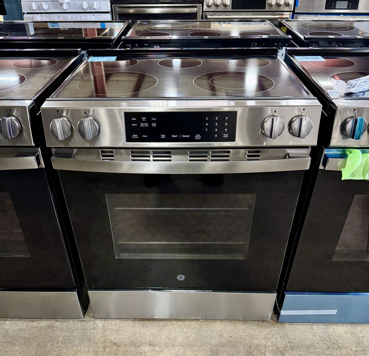 GE 500 SERIES 30 INCH ELECTRIC SLIDE IN RANGE