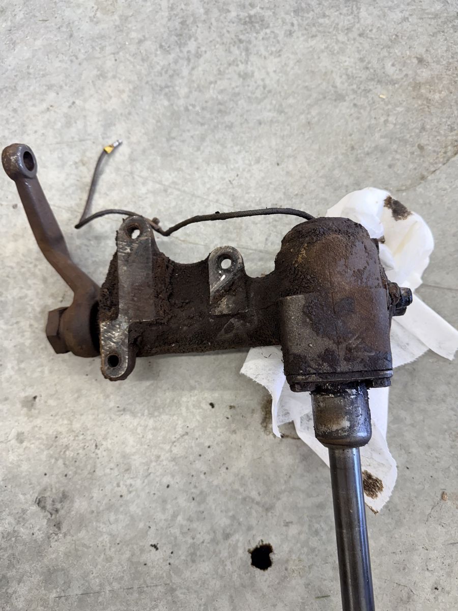 1956 Ford Mainline Manual Steering Box - Fits 1954-1956 Ford Mainline Customline Fairlane Y-Block
