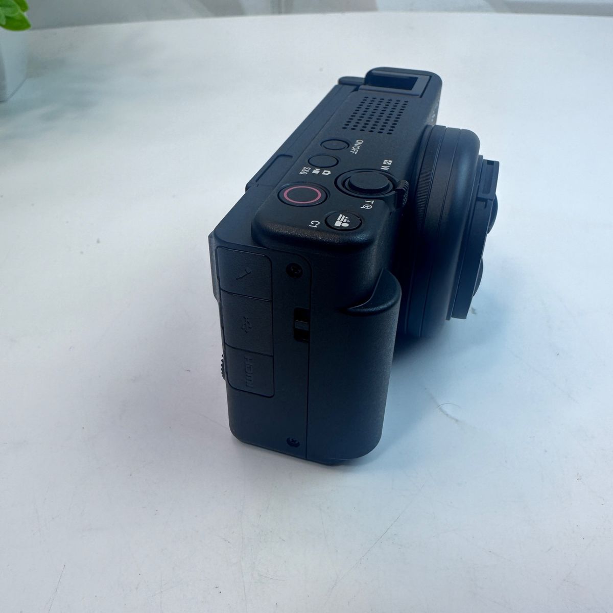 Main image 6