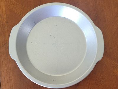 Pampered Chef 9 Inch Heavyweight Metal Pie Pan Dish, Retired