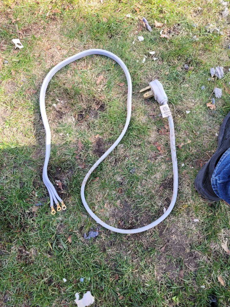dryer Gray Electrical Cord with 3-Prong Plug and Terminal Lugs - Used