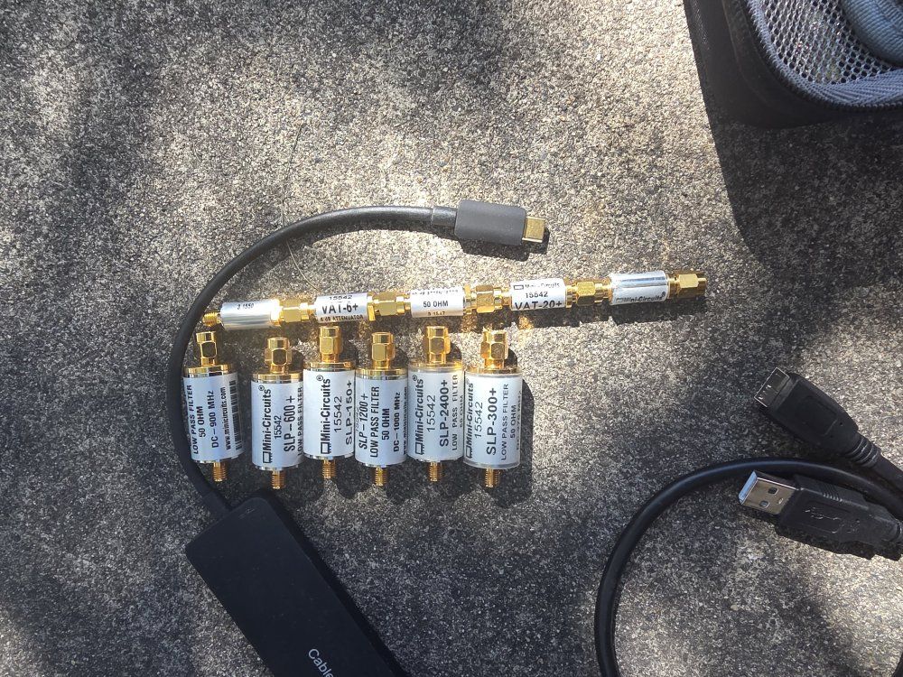 Signal hound spectrum analyzer