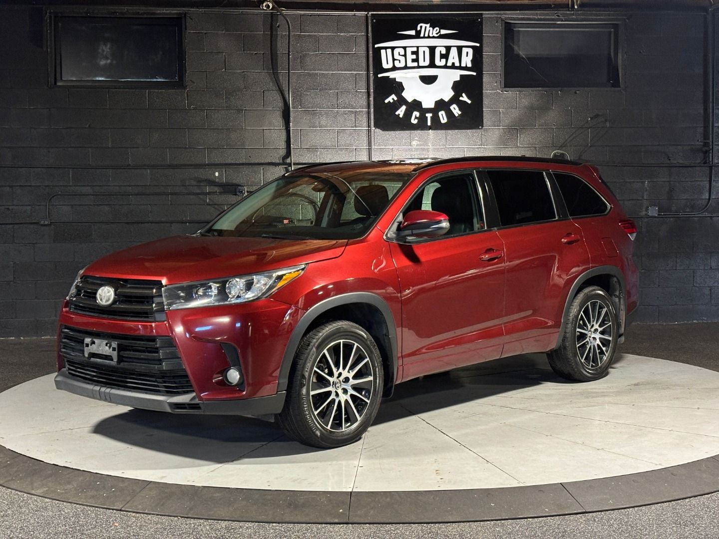 2017 TOYOTA HIGHLANDER SE