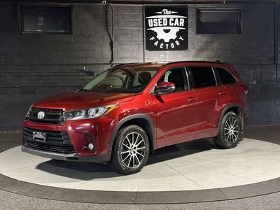 2017 TOYOTA HIGHLANDER SE