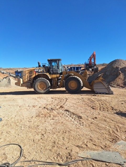 2020 982 cat loader 13725hrs