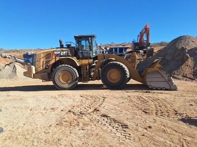 2020 982 cat loader 13725hrs