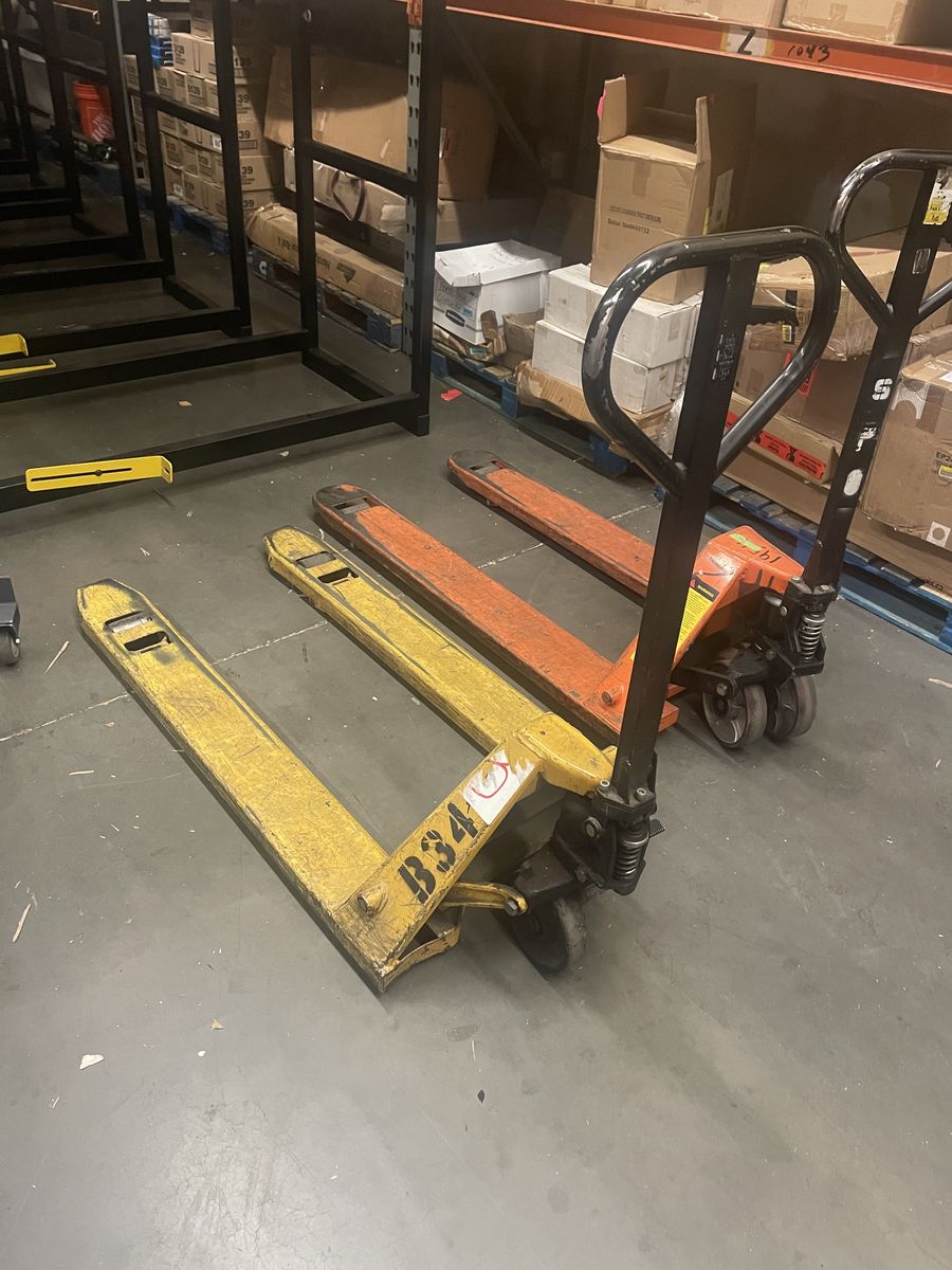 USED Pallet Jacks