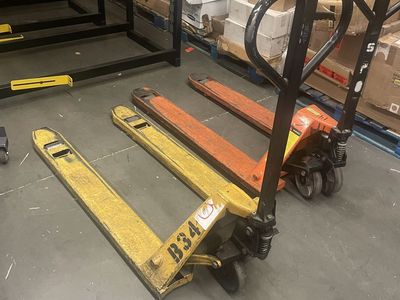 USED Pallet Jacks