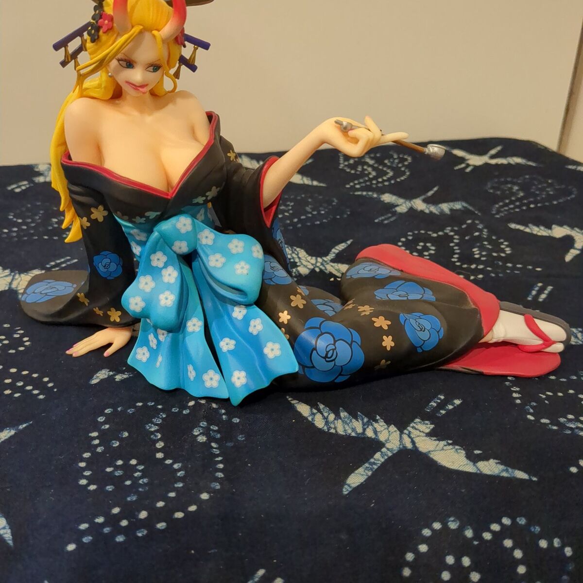 Black Maria one piece figurine