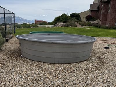 Hastings Heavy-Duty Poly Stock Tank - 1100 Gallon Round Plastic Water Trough