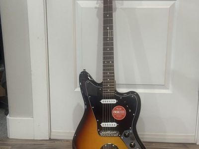 Fender Squier Infinnity Jaguar Guitar With Case