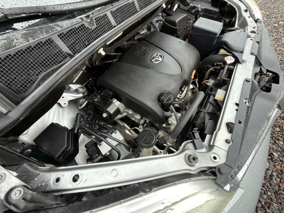 Main image 4
