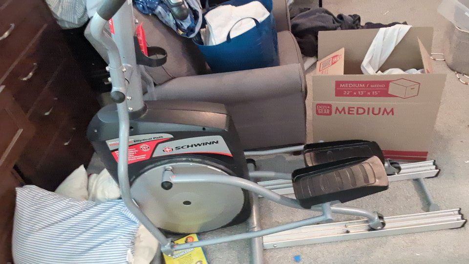 FREE FCFS Elliptical in good condition.