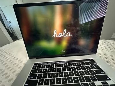 16” Apple MacBook Pro, 16 GB, Touch Bar, intel i7