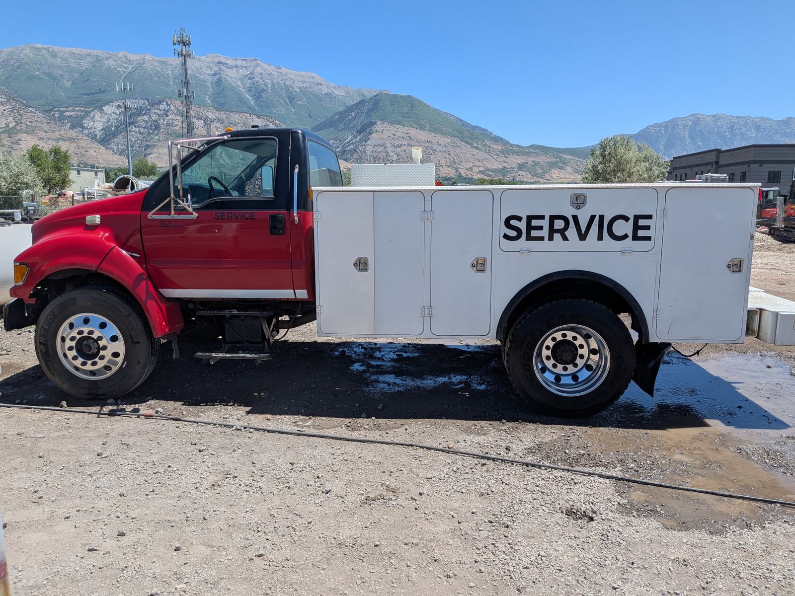 2002 Ford F-650 