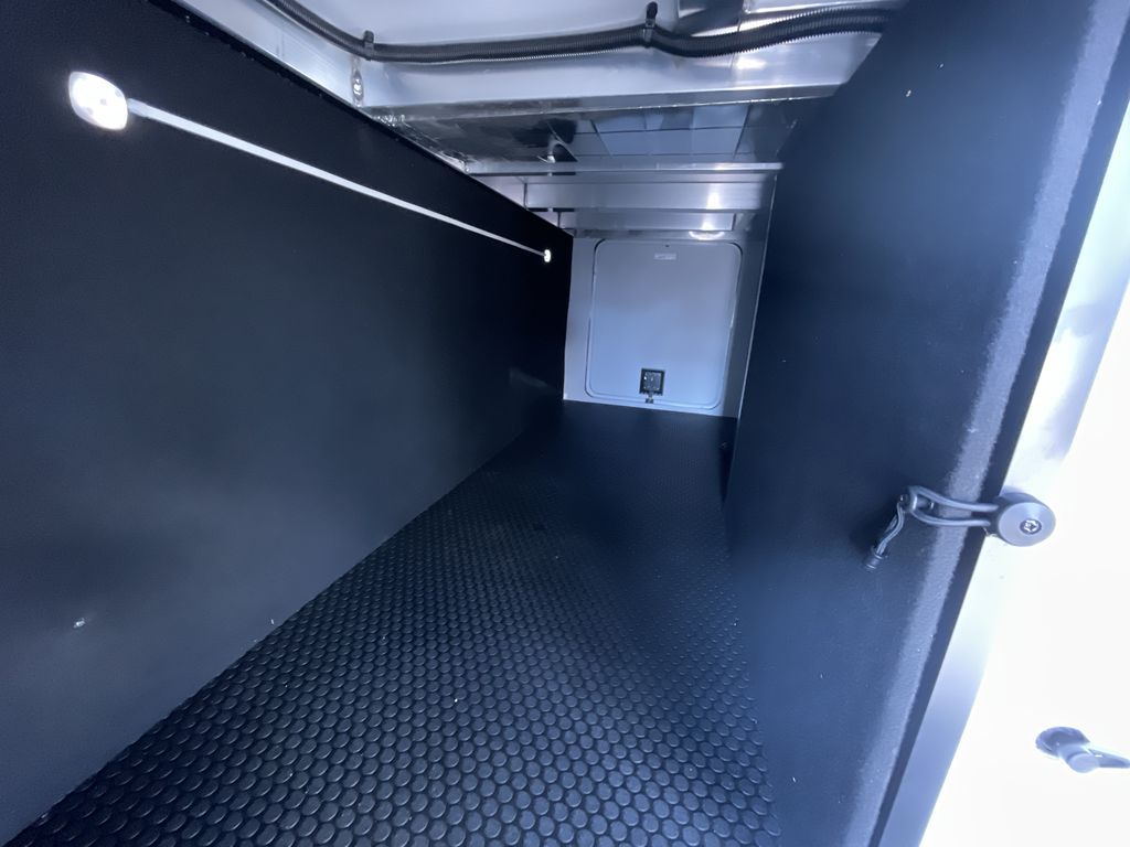 Main image 9