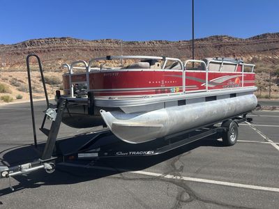 2014 Sun Tracker Bass Buggy 18 DLX