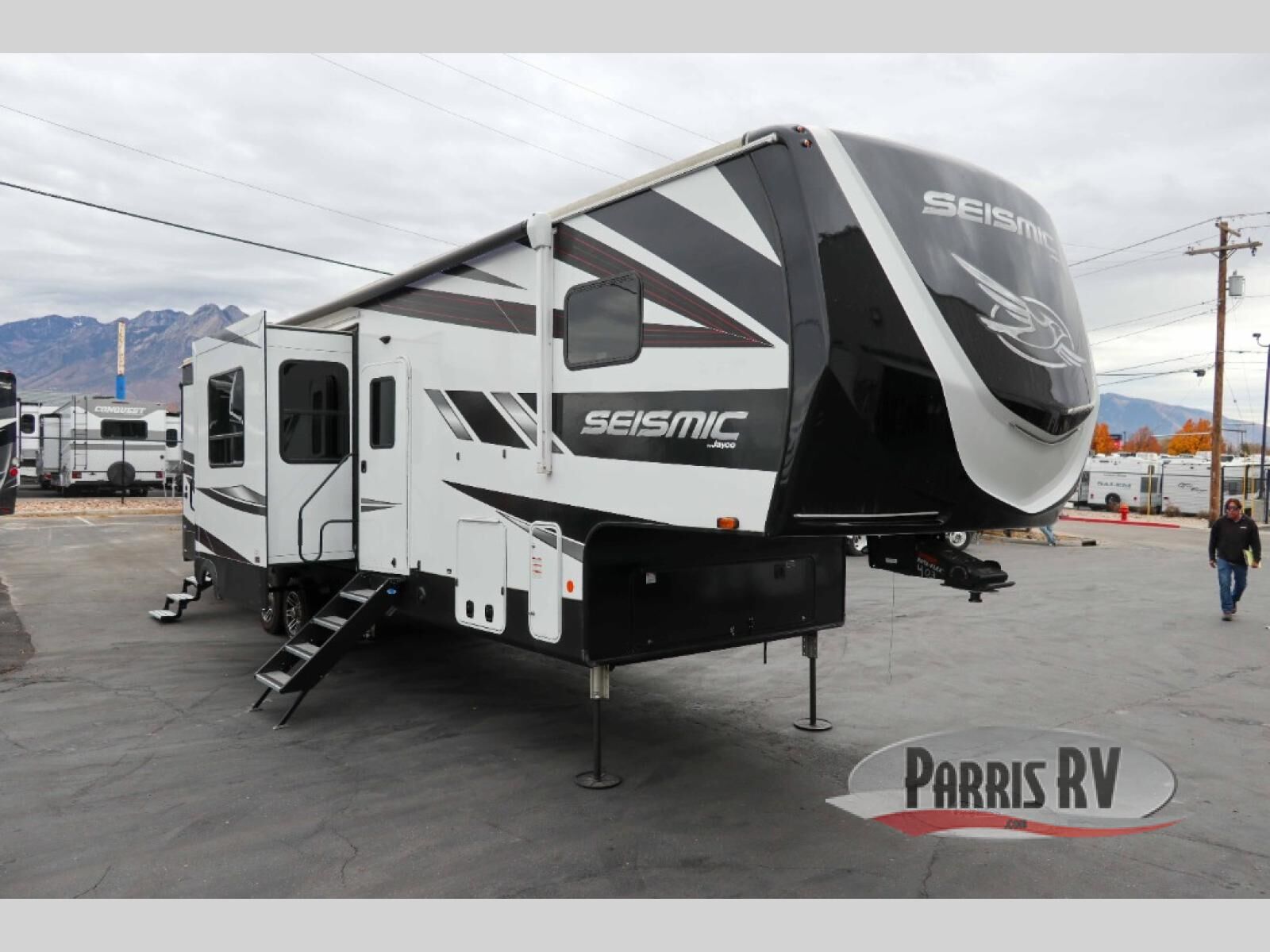 Used 2023 Jayco Seismic 403
