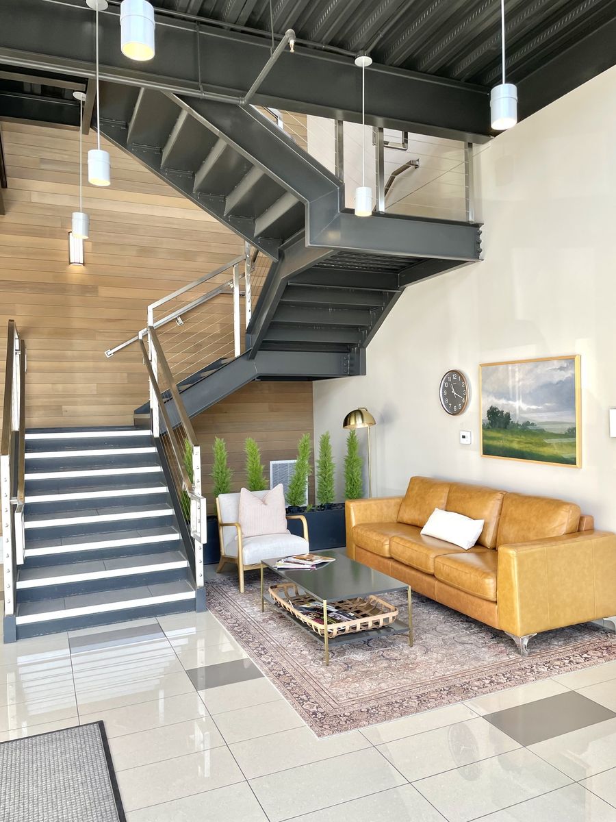 Main image 12