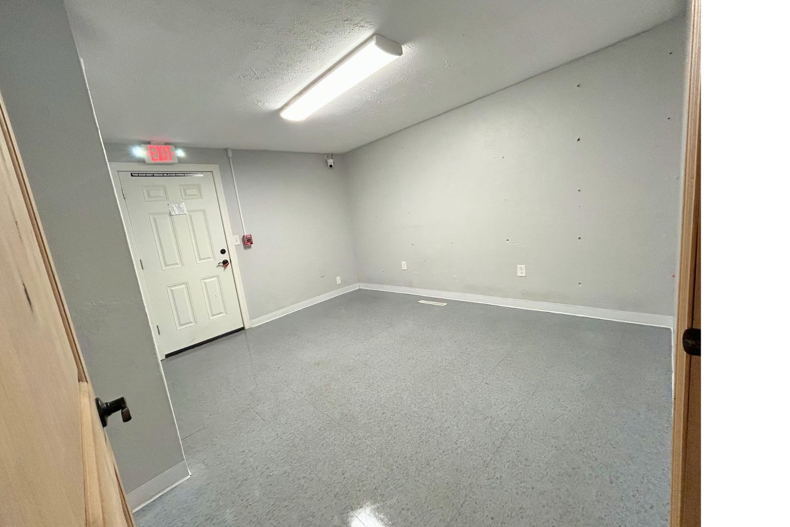 Main image 12