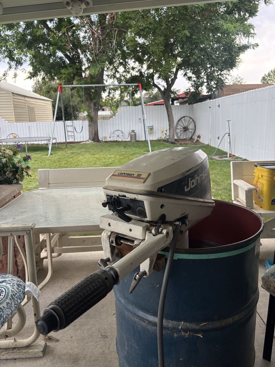 Johnson 15HP Outboard Boat Motor Gas Trolling Engine