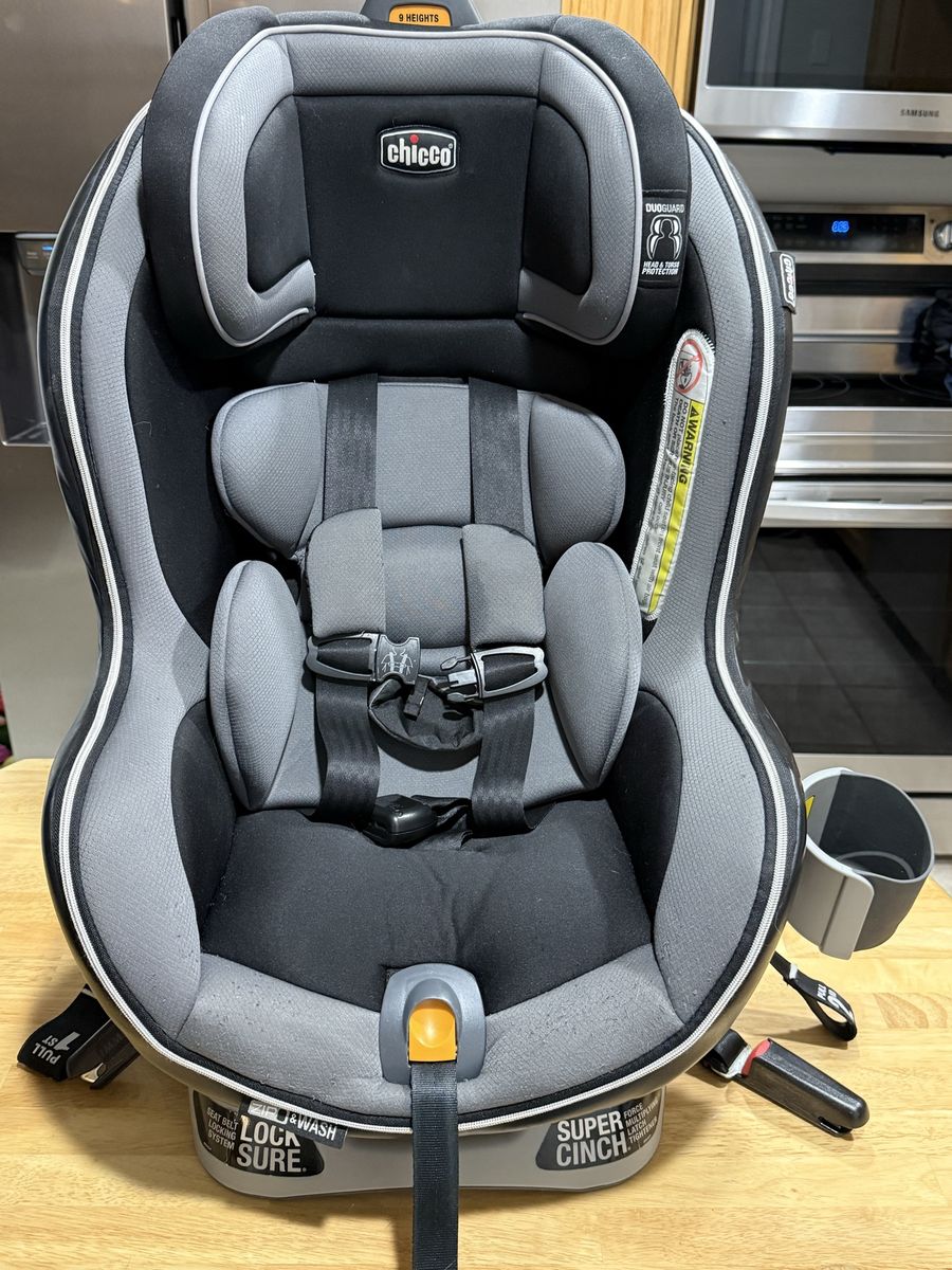 Chicco NextFit Zip Convertible Car Seat - Rear & Forward Facing Gray/Black
