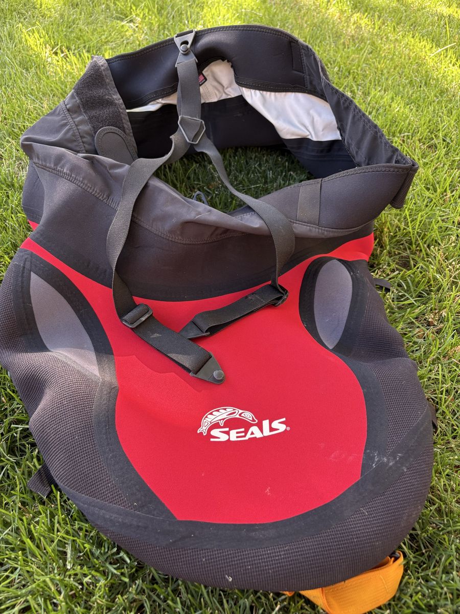 Seals Extreme Tour 1.7 kayak spray skirt