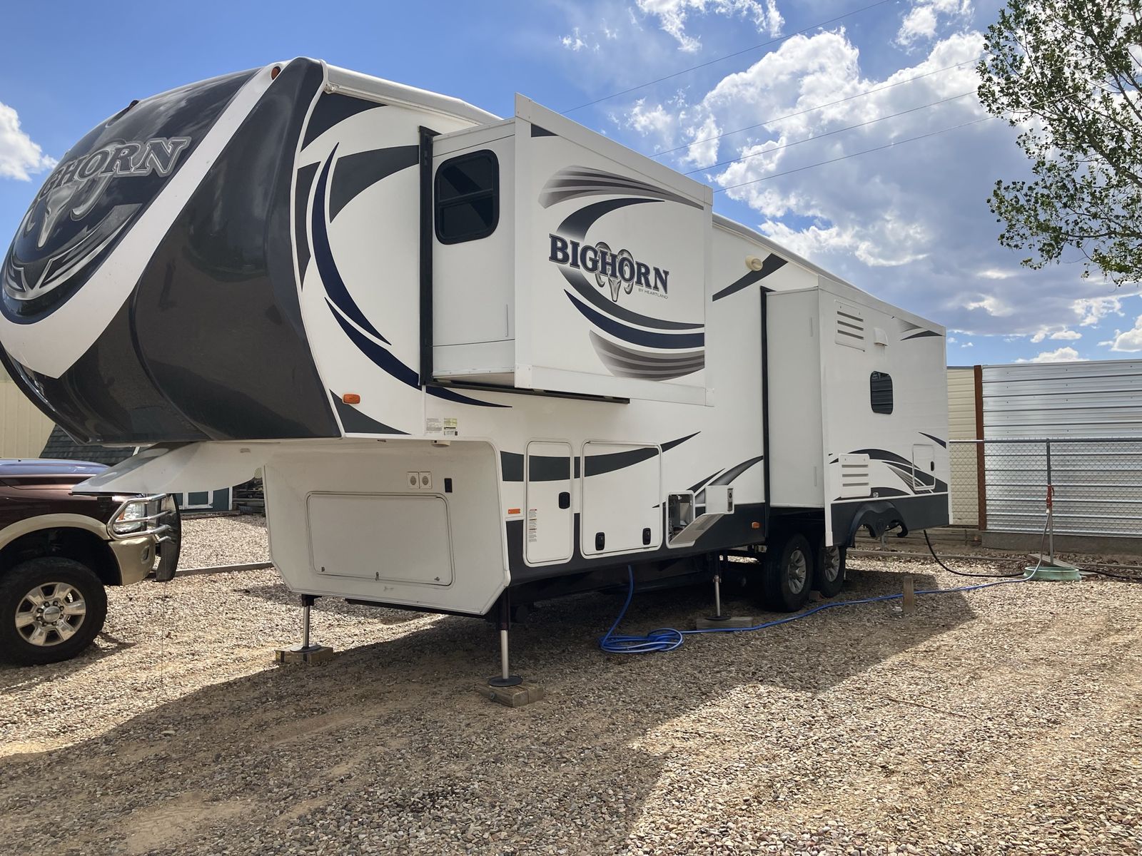 2015 Heartland Bighorn 3270RS – One Owner – Exceptionally Clean – Always Covered Stored