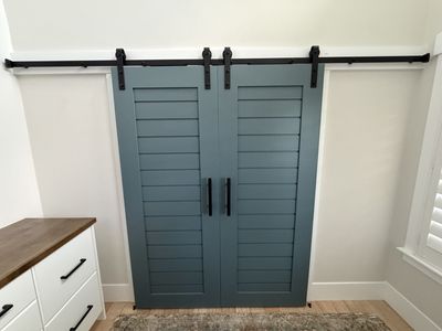 Double Barn Doors & Track