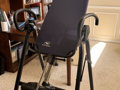 Teeter Hang Ups EP-560 Inversion Table - Relax The Back