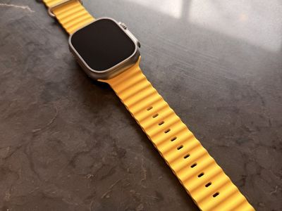 Only worn a handful of times like New Apple Watch
