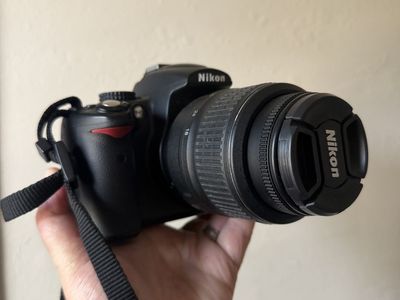 Nikon D5000