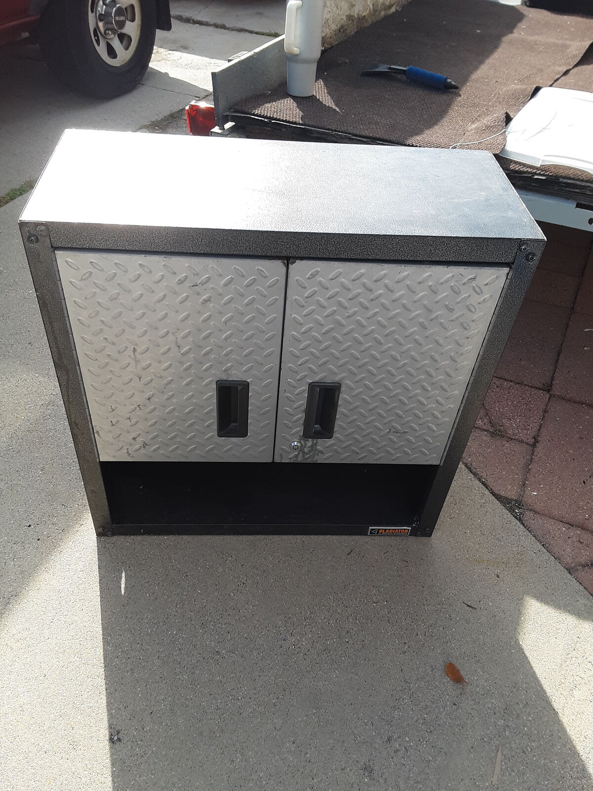 Gladiator 28x28x12 steel box