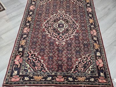 Persian Bakhtiari Area Rug, Size 6'6" x 4'5"