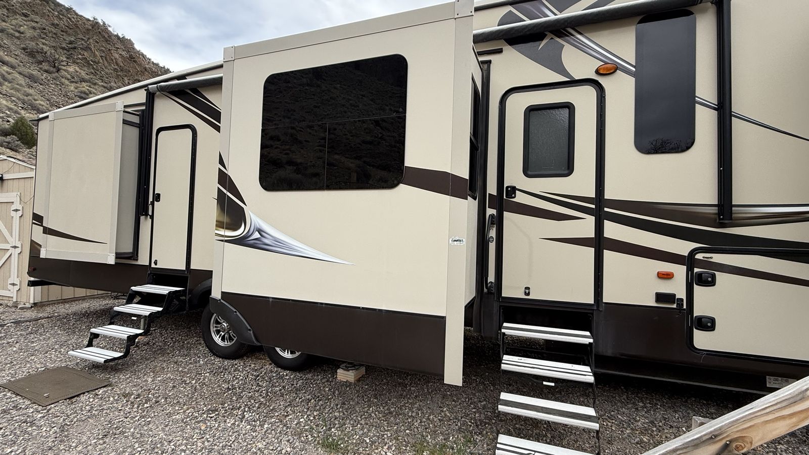 Main image 7