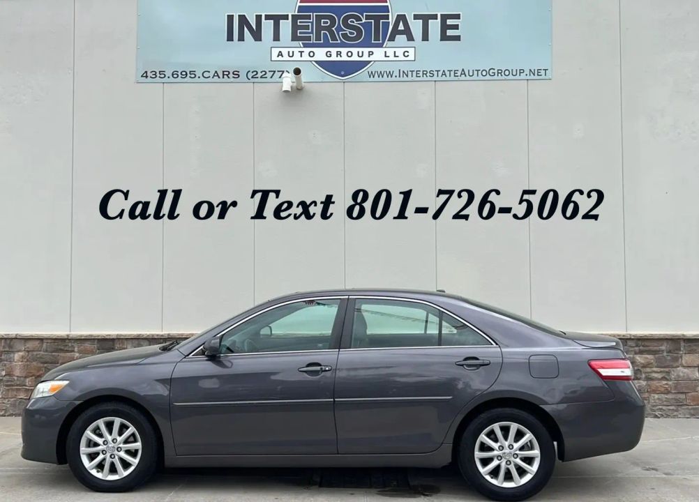 2011 TOYOTA CAMRY XLE